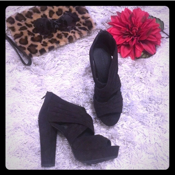 Forever 21 Black Platform Heels Size 7 - Picture 1 of 7